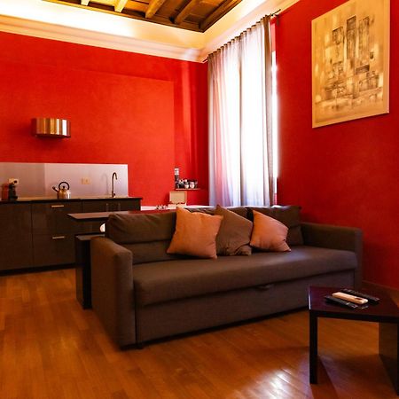 Barberini Apt Close To Fontana Di Trevi Рим Экстерьер фото