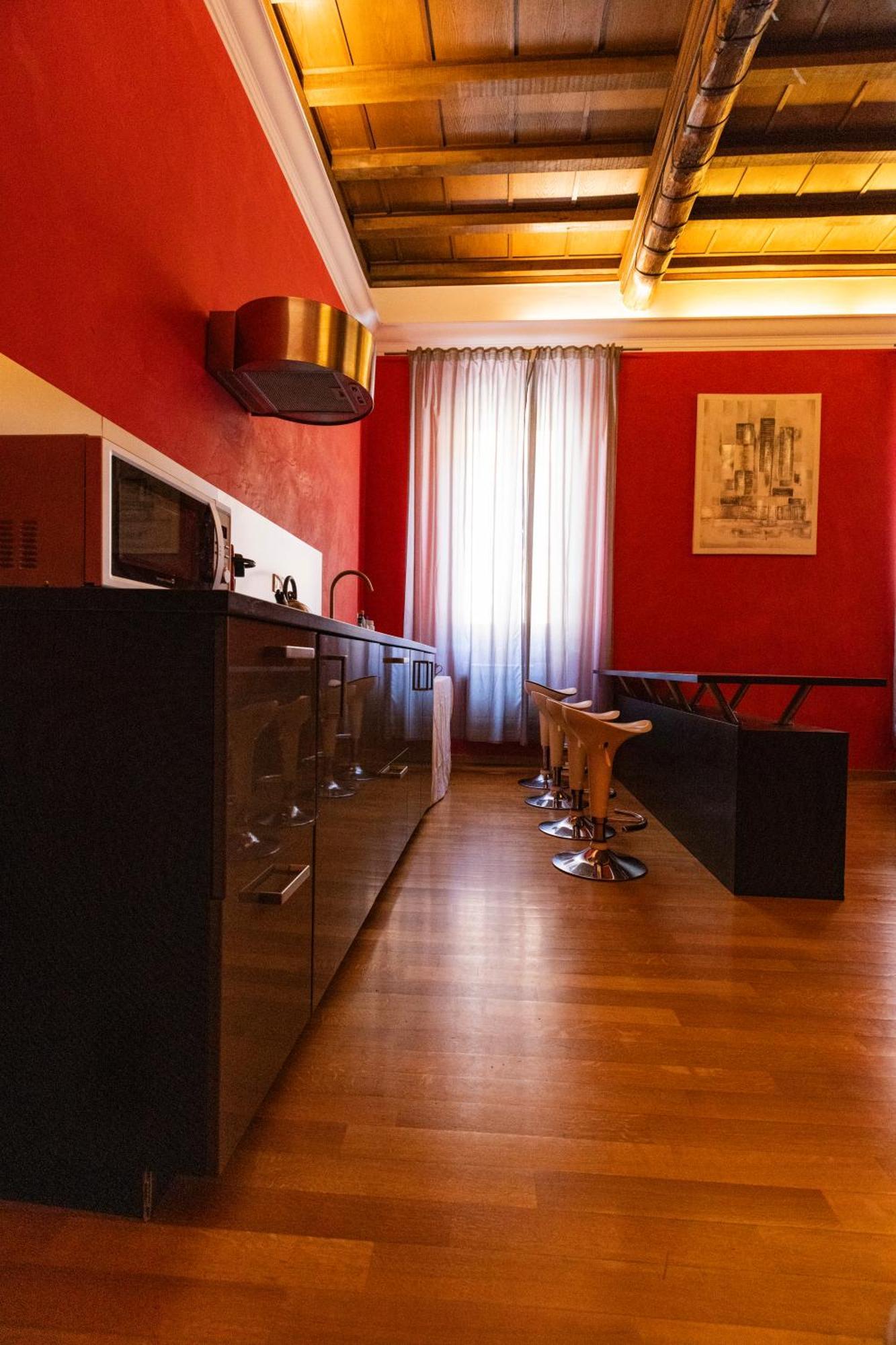 Barberini Apt Close To Fontana Di Trevi Рим Экстерьер фото