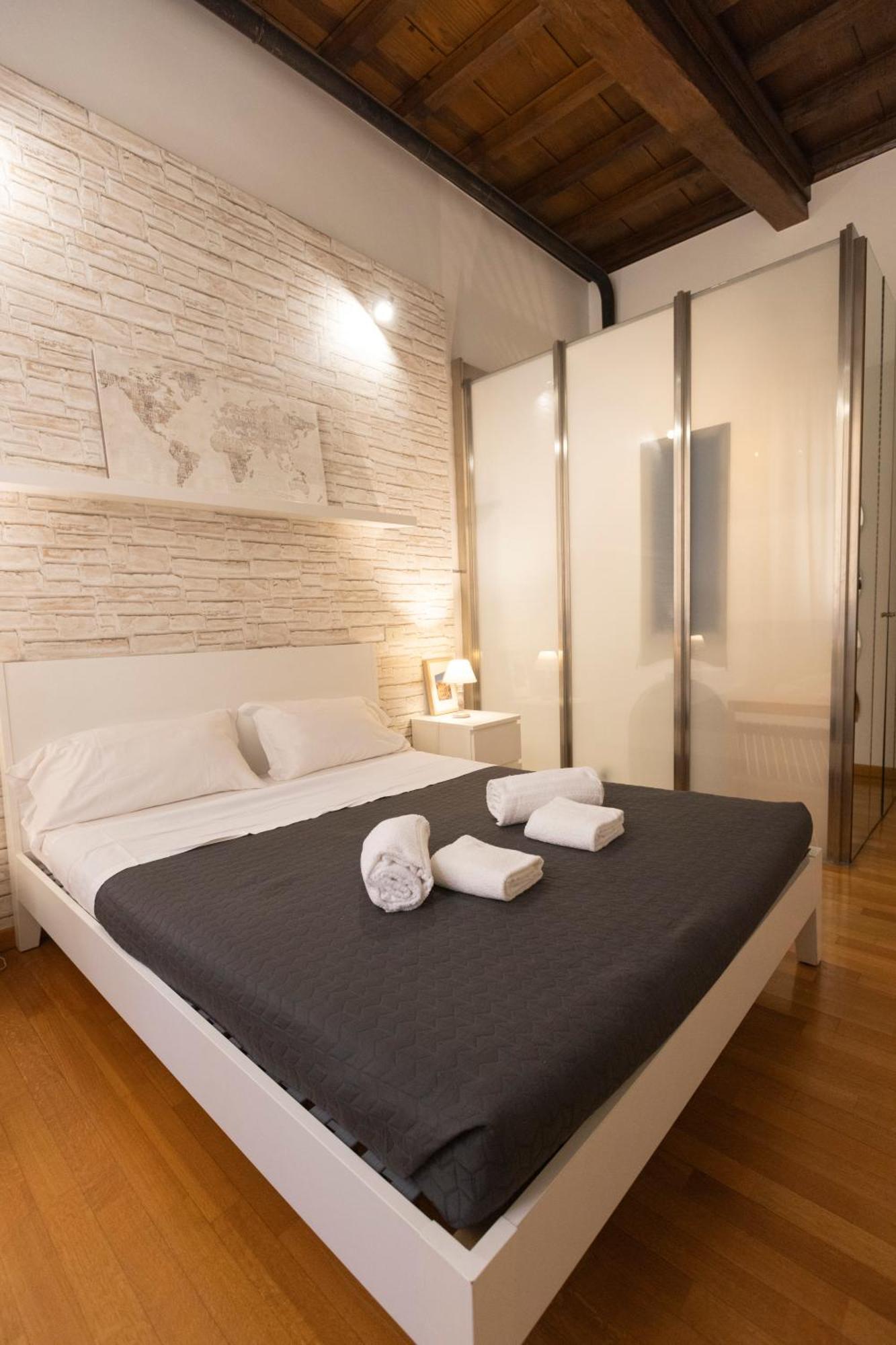 Barberini Apt Close To Fontana Di Trevi Рим Экстерьер фото
