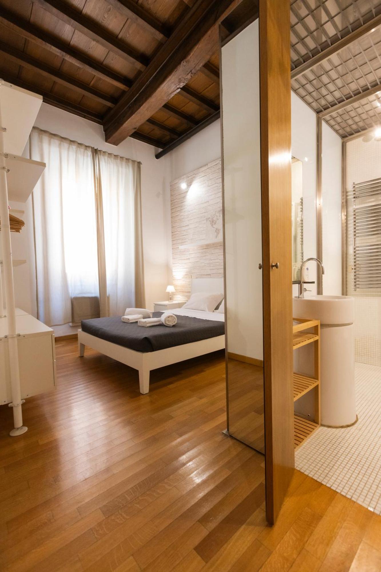 Barberini Apt Close To Fontana Di Trevi Рим Экстерьер фото