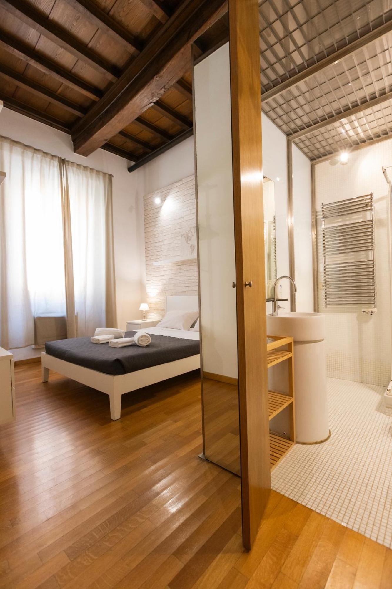 Barberini Apt Close To Fontana Di Trevi Рим Экстерьер фото