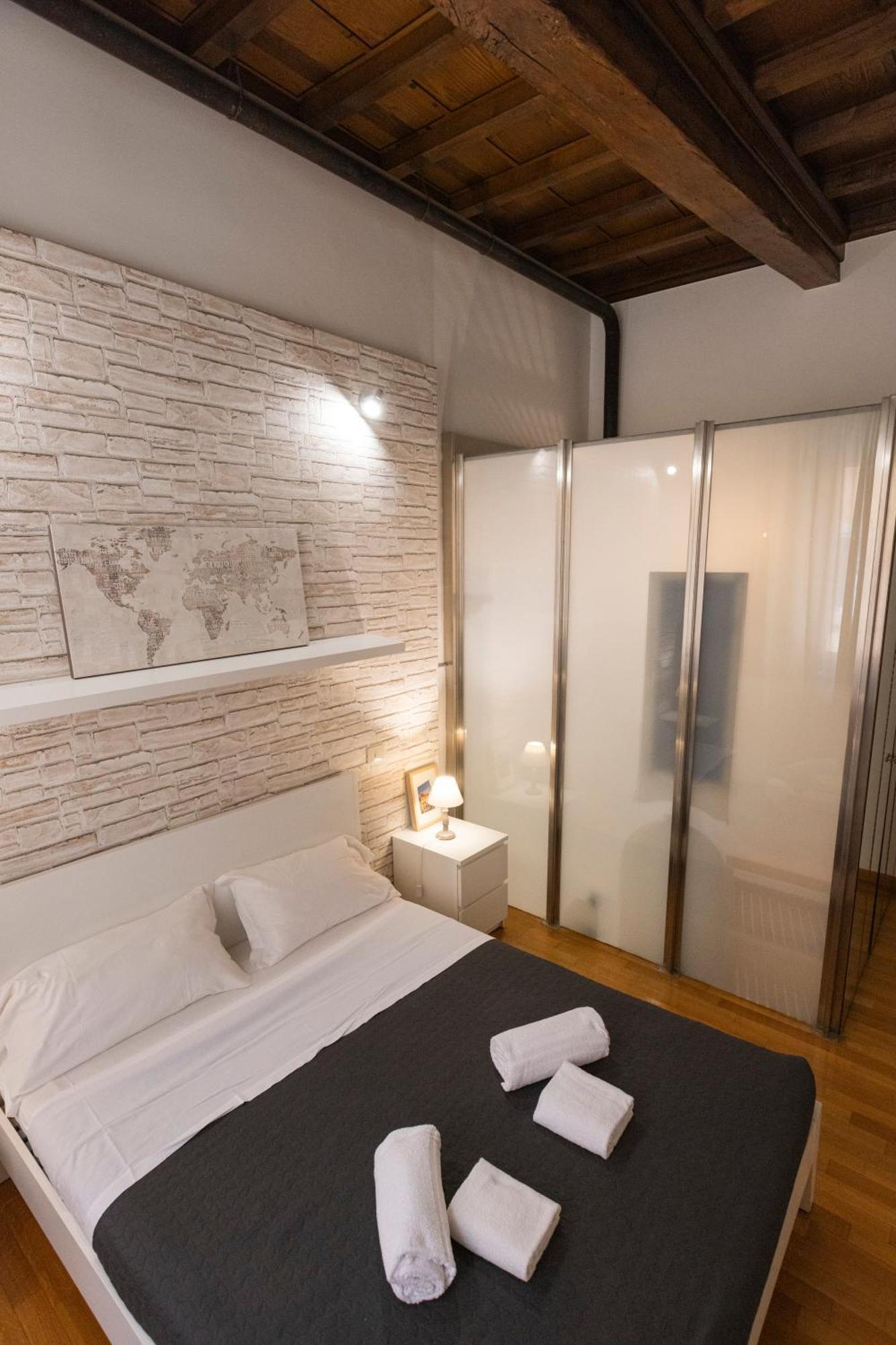 Barberini Apt Close To Fontana Di Trevi Рим Экстерьер фото